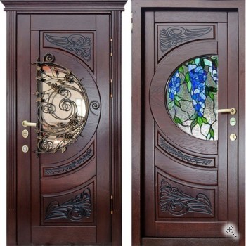 Дверь из массива дуба с ажурной кованой решеткой и витражом - купить от производителя Мосдвери Дверь из массива дуба с ажурной кованой решеткой и витражом